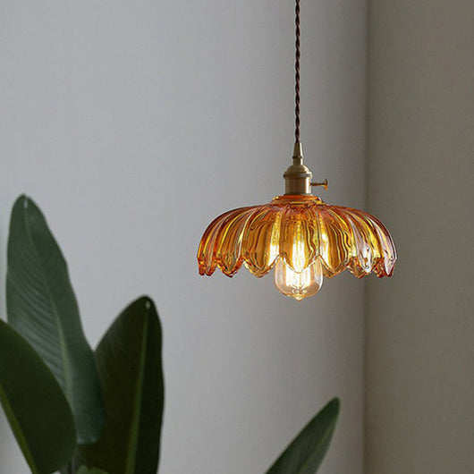 Glass Pendant Light – Brass Fitting Close-Up – Tavellix