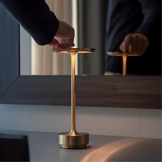 Wireless Table Lamp – Low Brightness Evening Setting – Tavellix