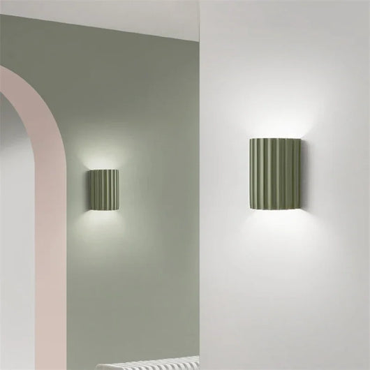 Resin Wall Light – Up & Down Ambient Glow – Ribbed Sculptural Wall Sconce for Bedroom Hallway Living Room