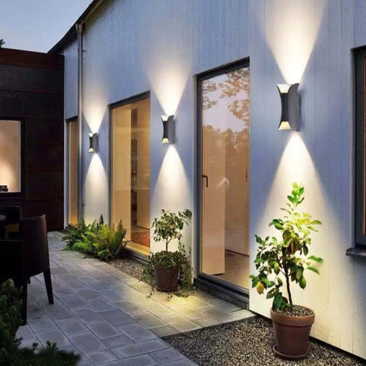 Elovira | Modern Outdoor Wall Light with Integrated LED and IP65 Weatherproof Design for Exterior Walls